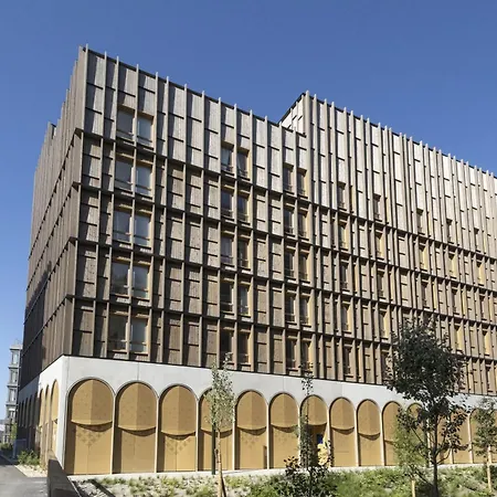 - Paris Pleyel - Saint Denis