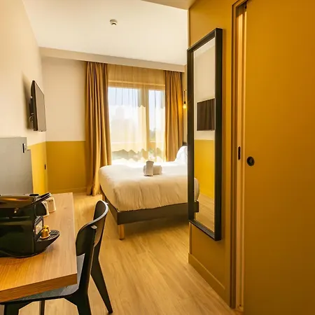 - Paris Pleyel - Saint Denis Hotel 3*