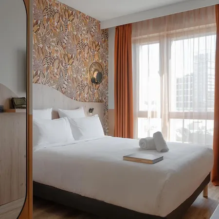 - Paris Pleyel - Saint Denis Hotel 3*