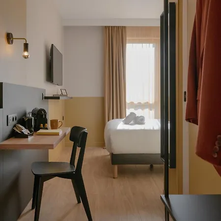 - Paris Pleyel - Saint Denis Hotel 3*