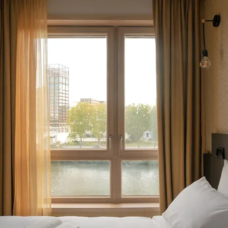 - Paris Pleyel - Saint Denis Hotel
